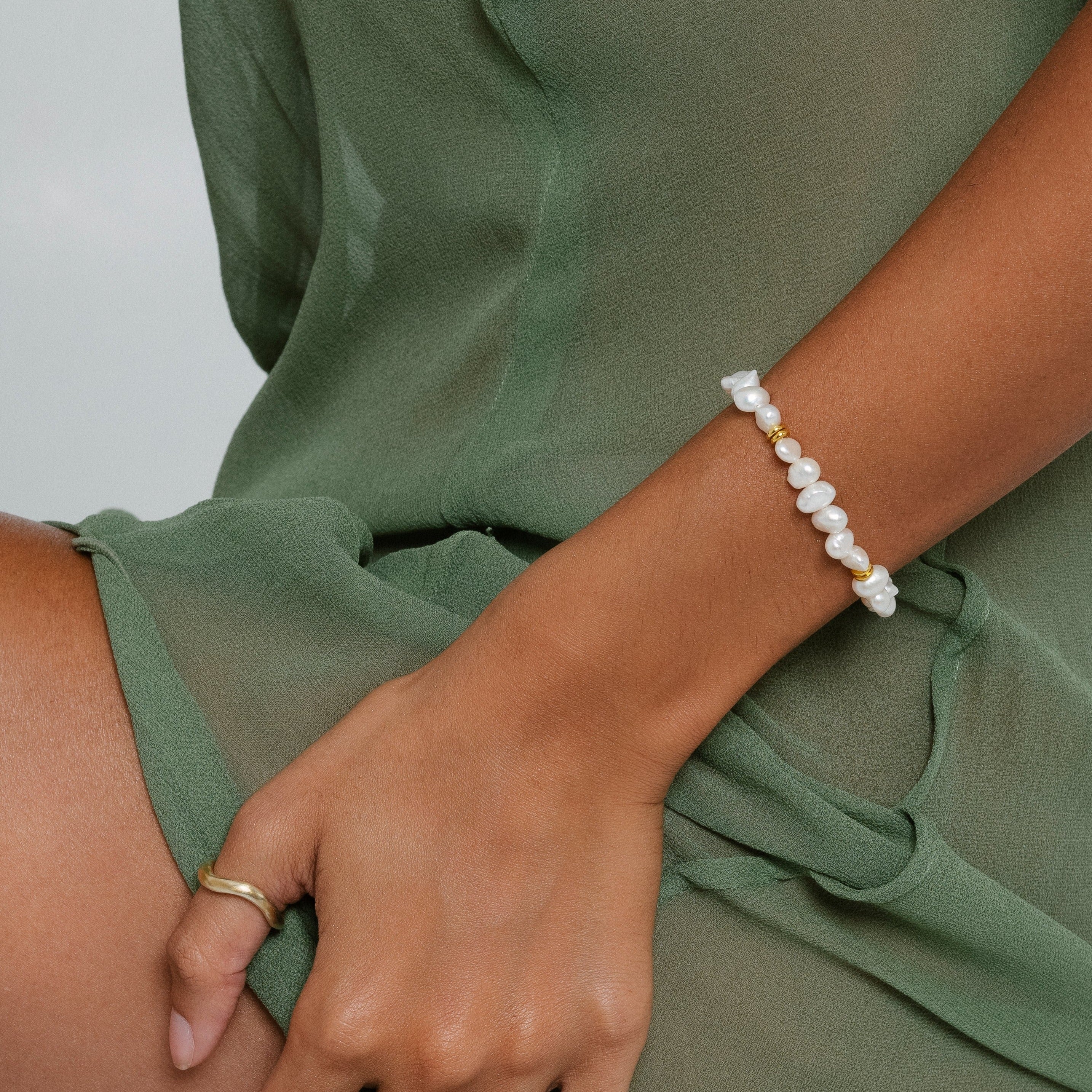 LEI BRACELET