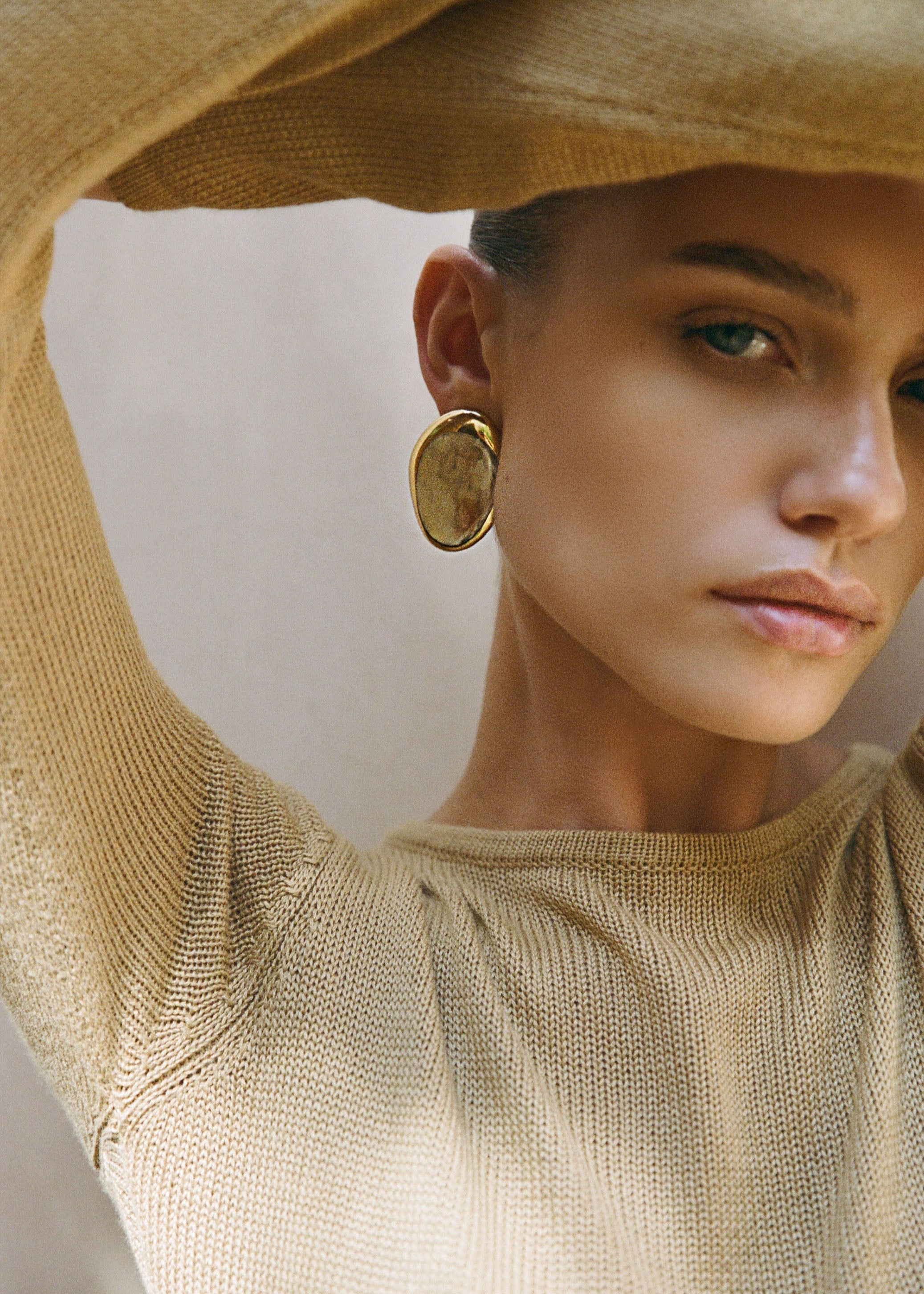 Hasa Earrings | Sandstone
