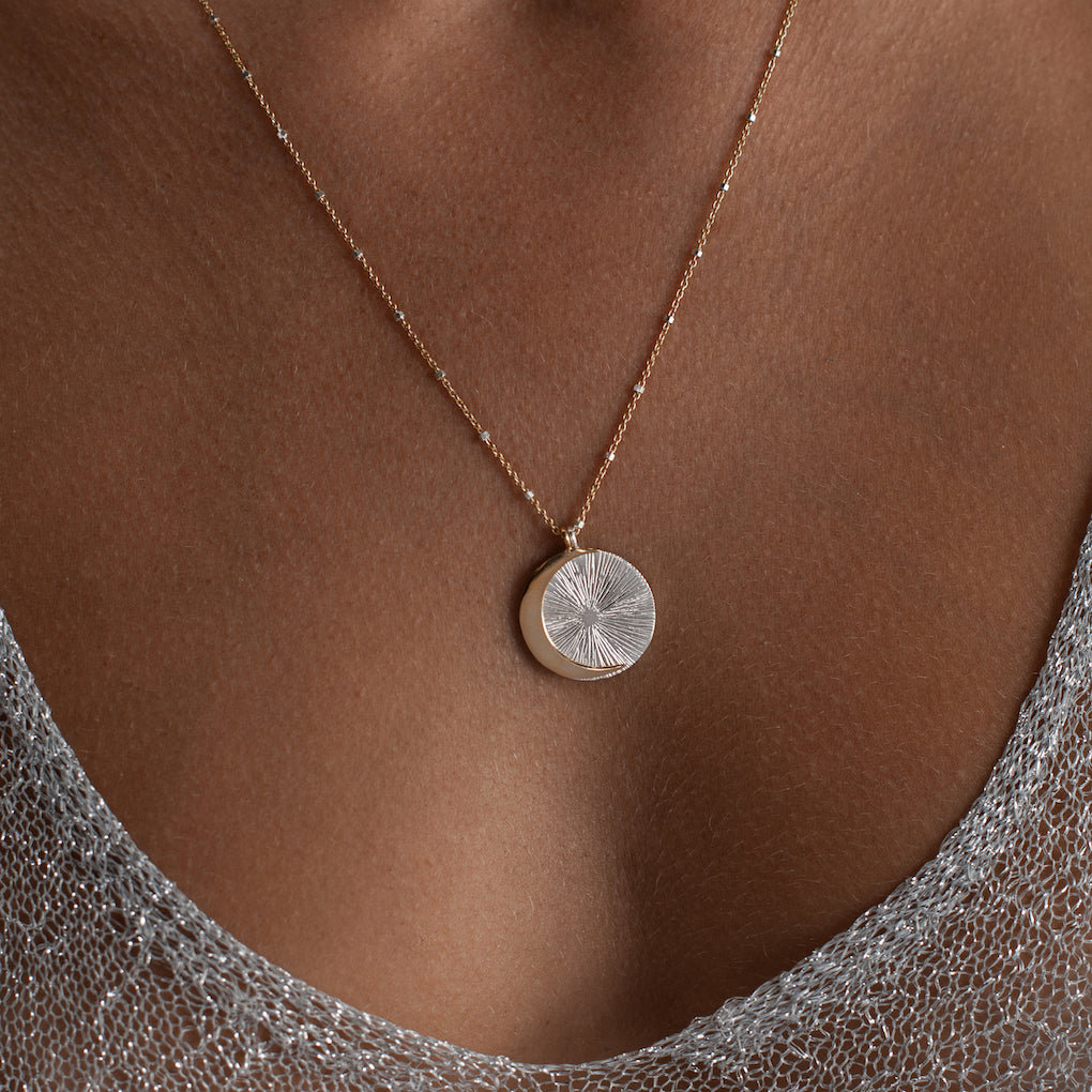 Eclipse Necklace / gold