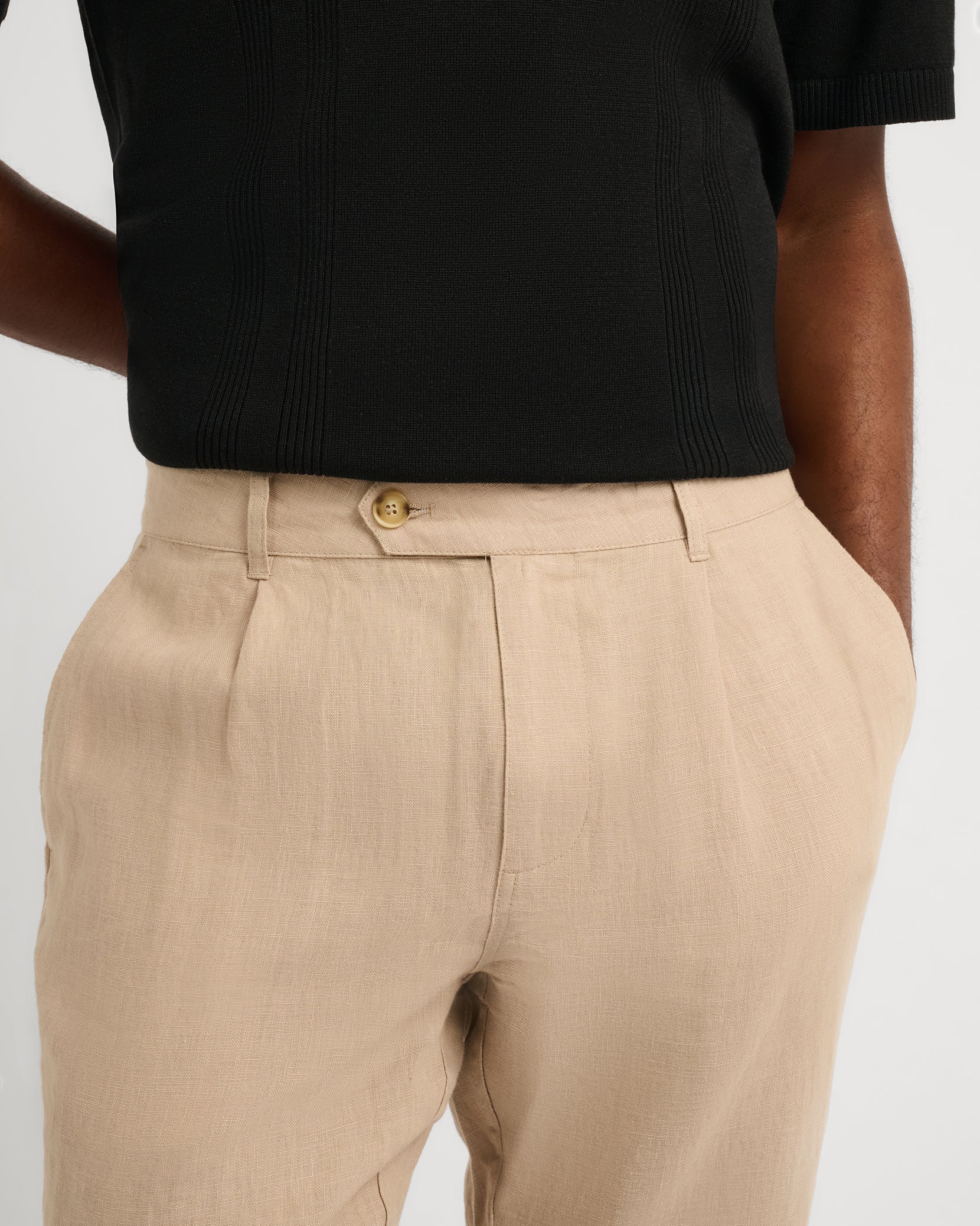 Linen Tapered Pleated Trouser