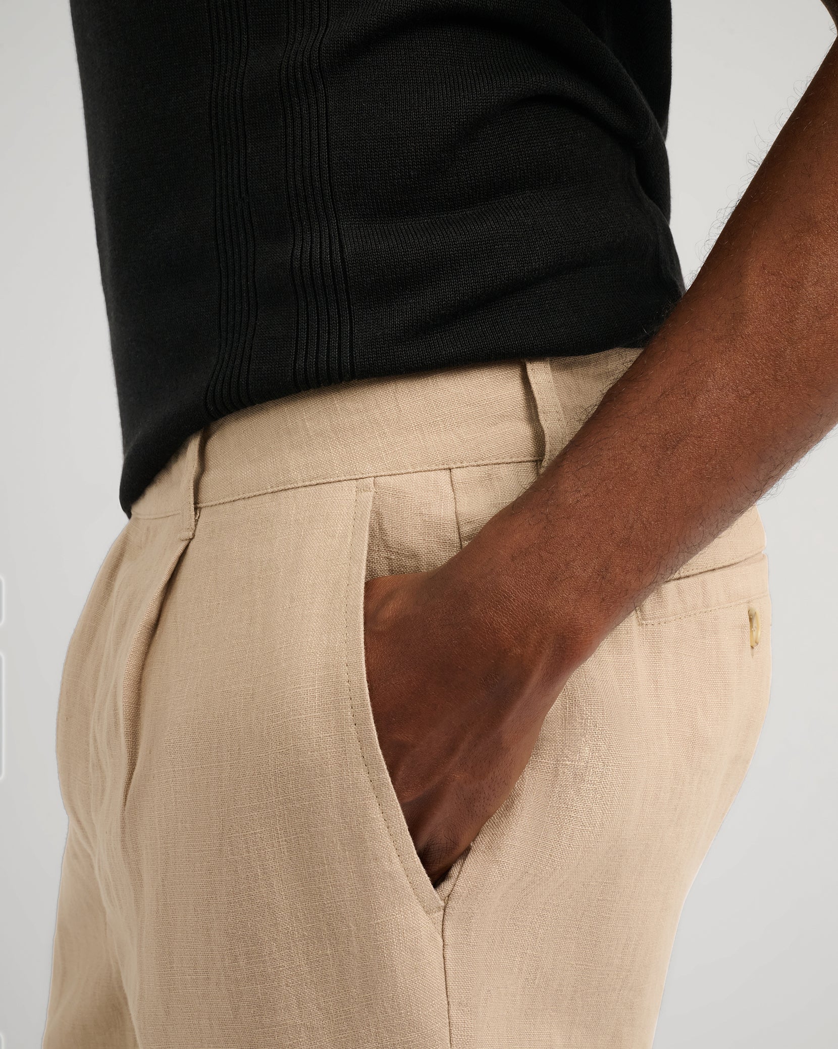 Linen Tapered Pleated Trouser