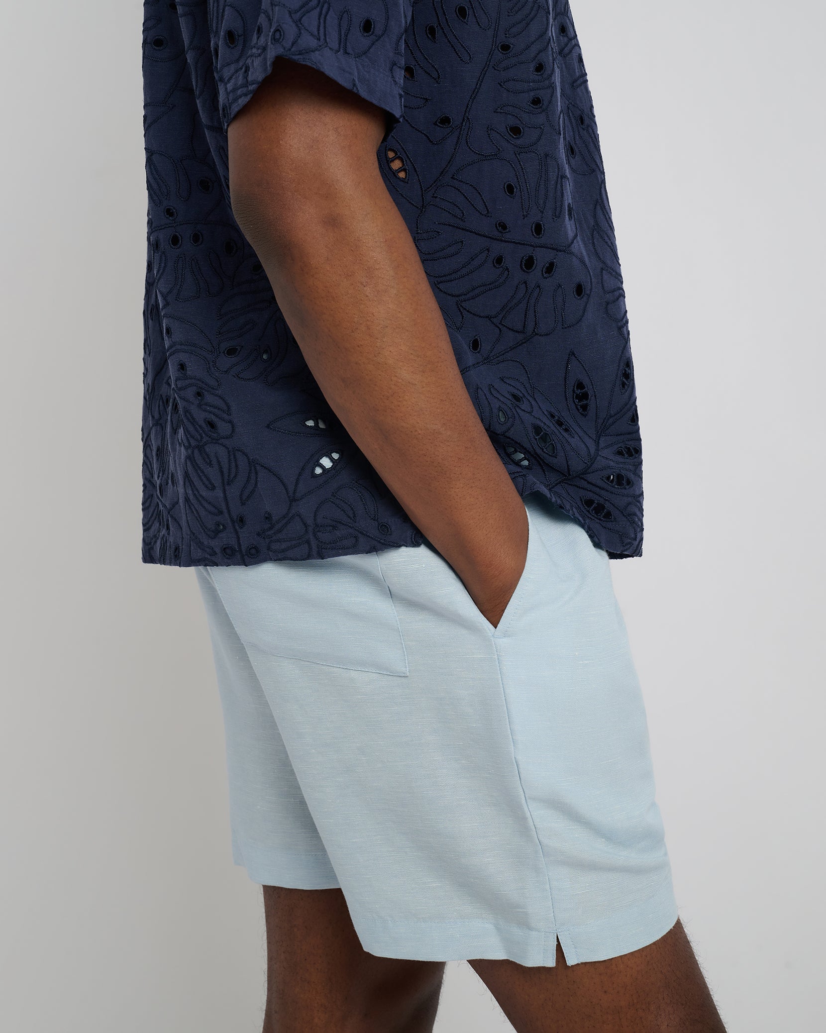 Air Linen Pull-on Short 6"