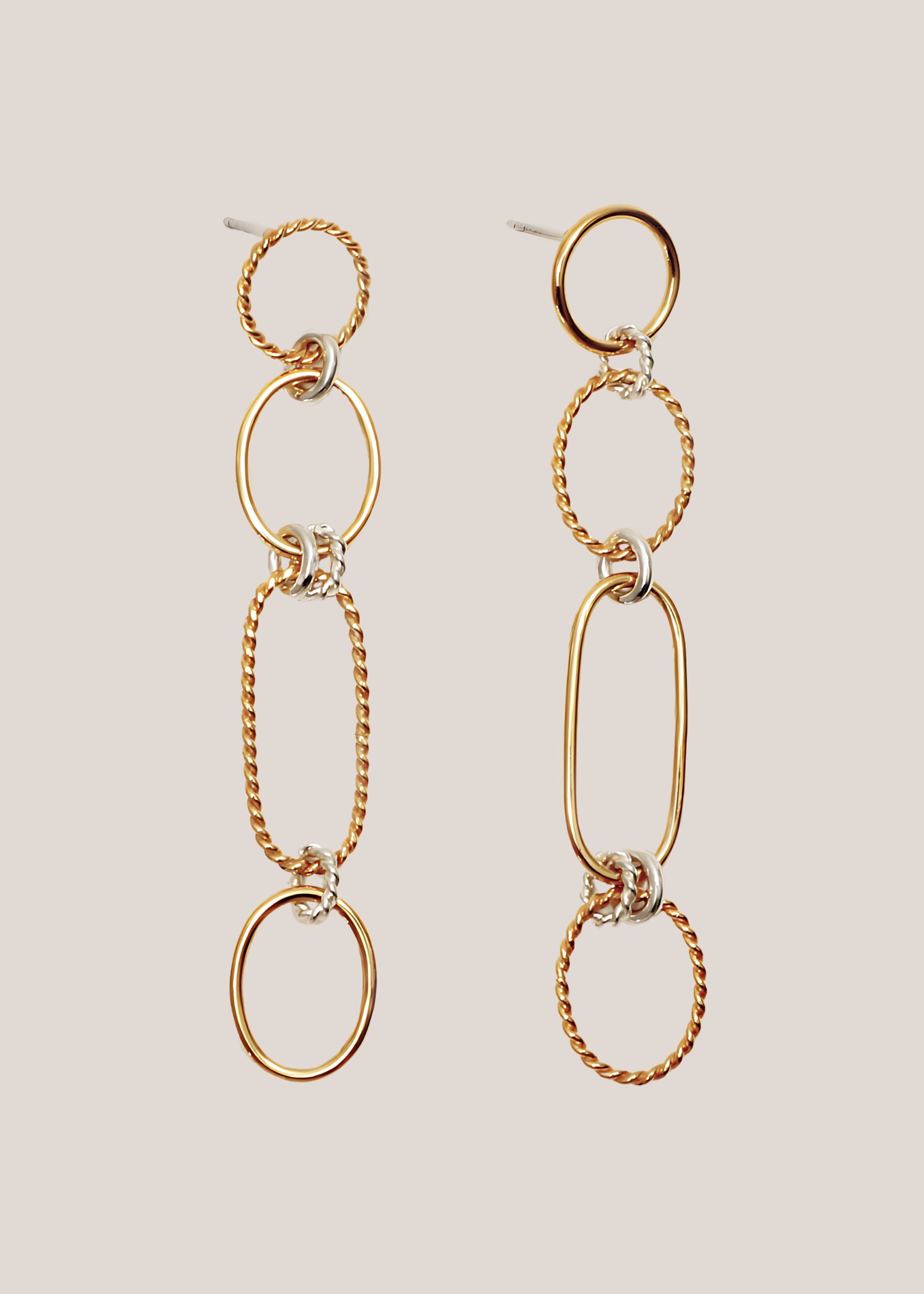 Connected Earrings / gold